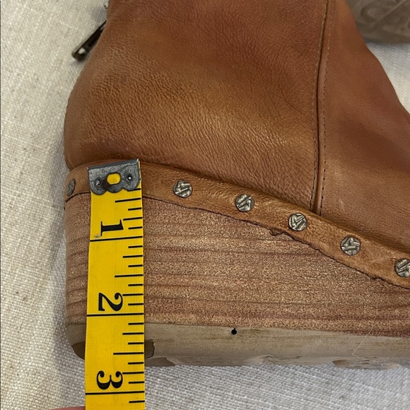 A.S.98 Boots Women’s 37 Tan Leather Zip Up Ankle Booties with Studded Wedge - Picture 7 of 15